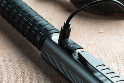 How to Clean Your USB-C Charging Port – Nebo Lights