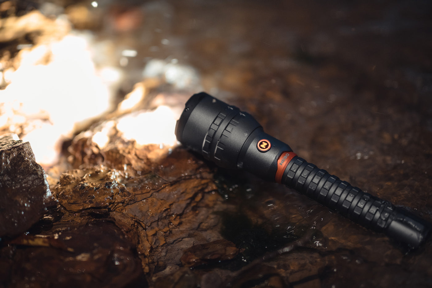 most powerful nebo flashlight Luxtreme Half-Mile Beam yet lightweight and the IP67 rating means that rainstorms wont put a damper on accomplishing your tasks and having an adventure. Nebo Davinci Powerful 3200 Lumen